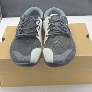 Women’s Vivo Barefoot sneaker size 7. EU 37